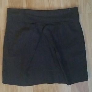 Lou & Grey short skirt